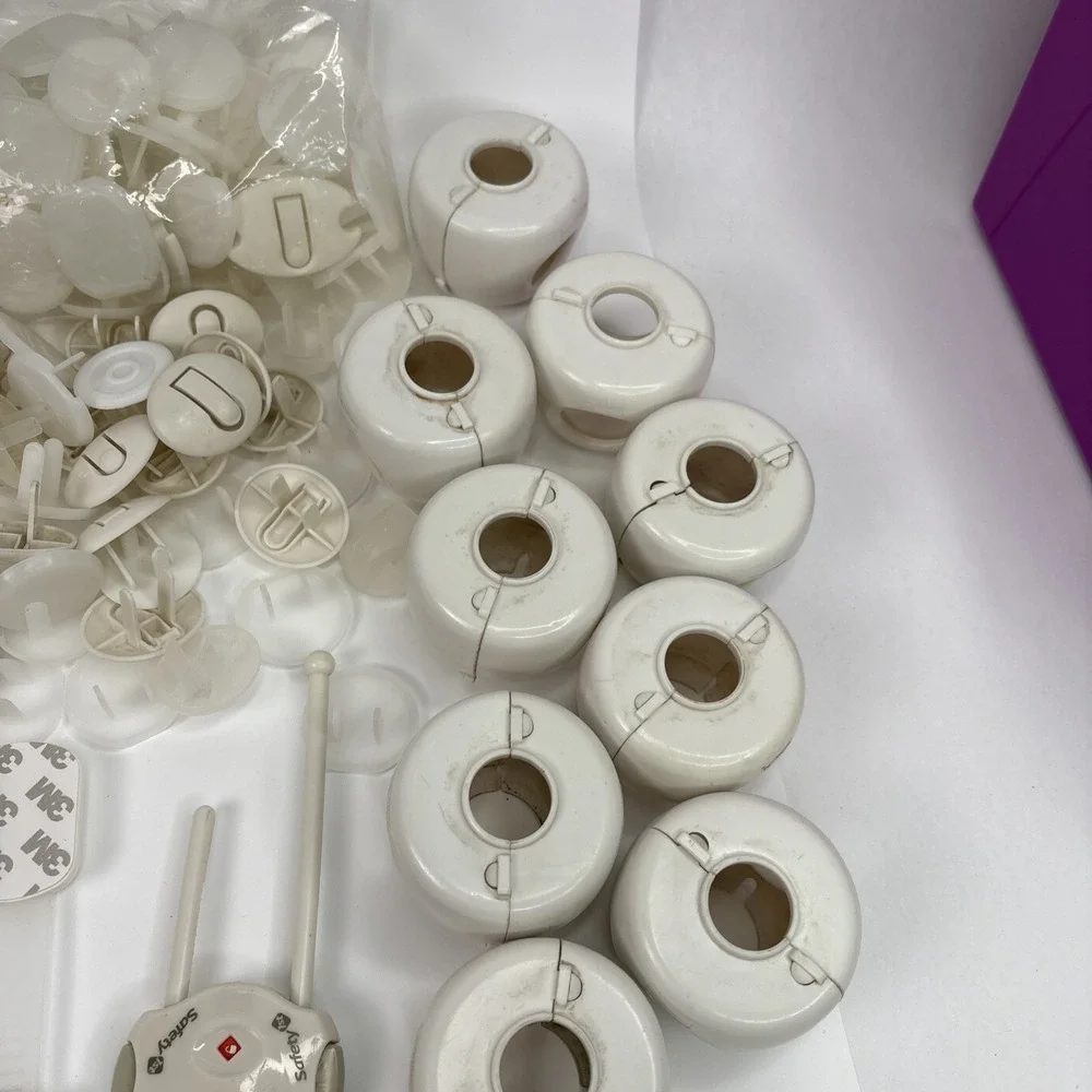 Lot Of Safety1st Child Baby Proof Variety Locks &Outlets Used Nails Not Included